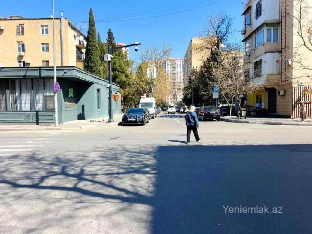 Satılır 3 otaqlı köhnə tikili 90 m²
