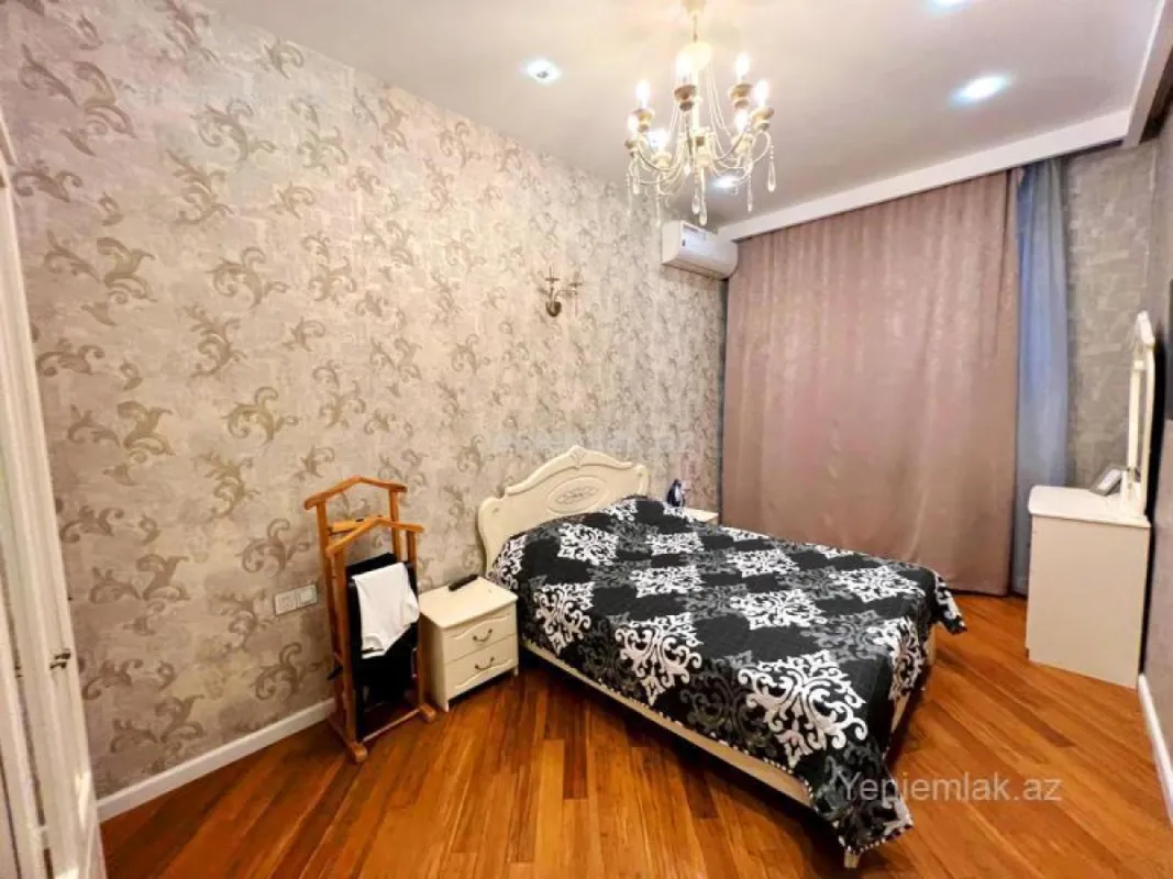 Satılır 3 otaqlı köhnə tikili 90 m²