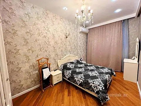 Satılır 3 otaqlı köhnə tikili 90 m²