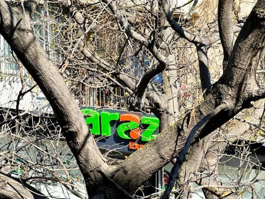 Satılır 3 otaqlı köhnə tikili 90 m²