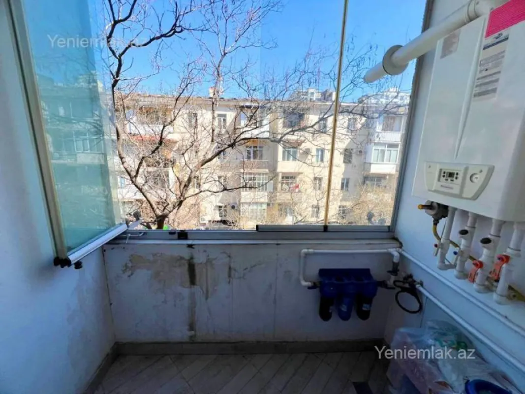 Satılır 3 otaqlı köhnə tikili 90 m²