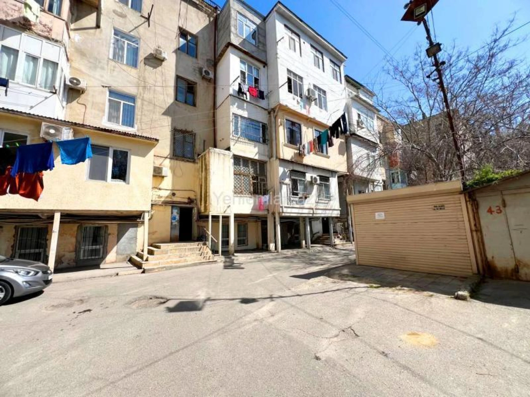 Satılır 3 otaqlı köhnə tikili 90 m²
