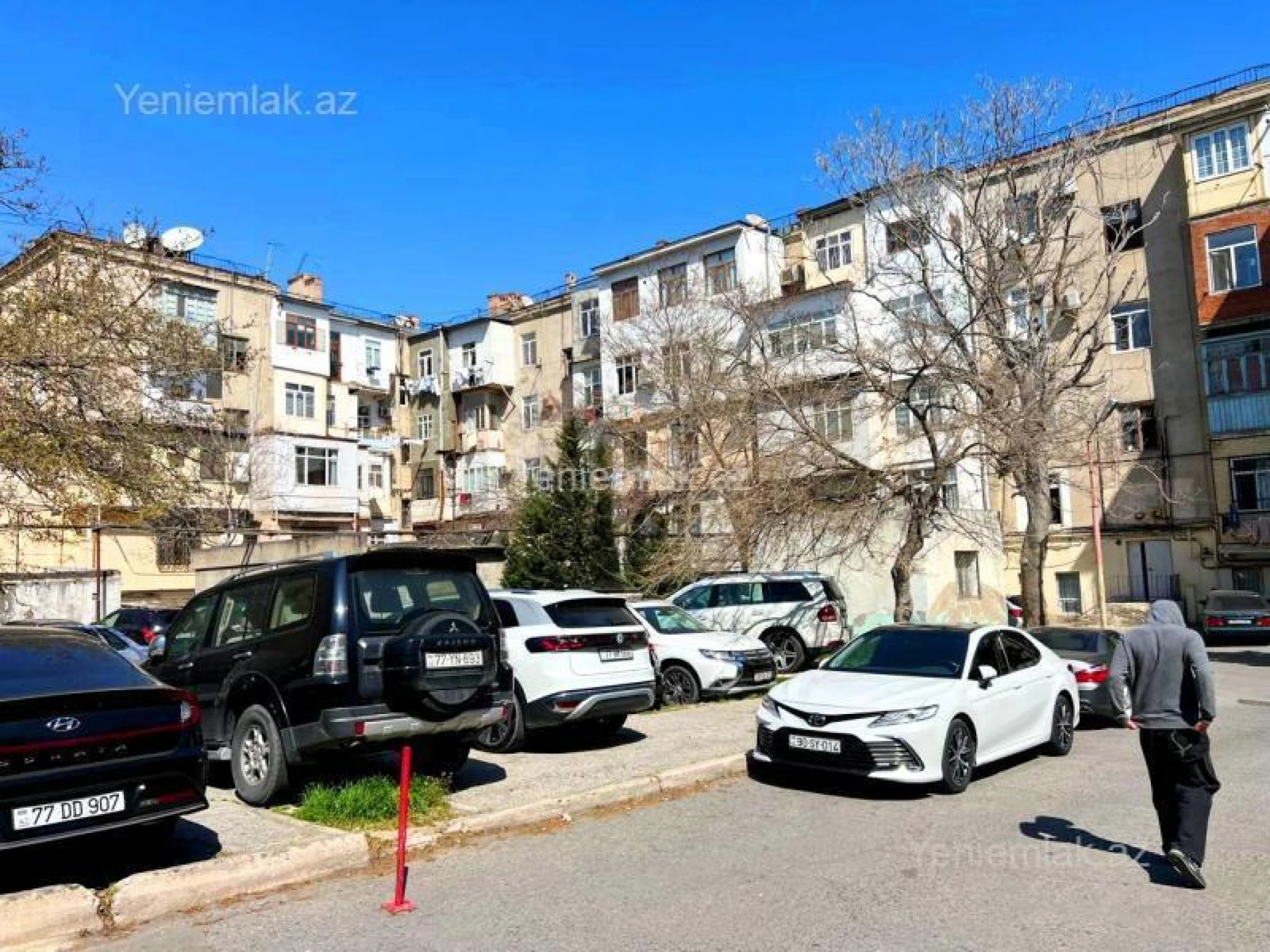Satılır 3 otaqlı köhnə tikili 90 m²