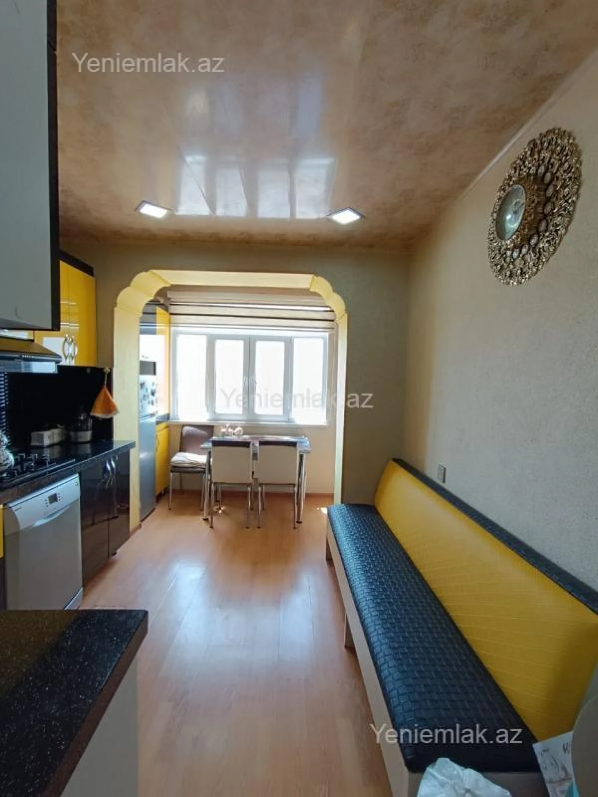 Satılır 2 otaqlı köhnə tikili 70 m²