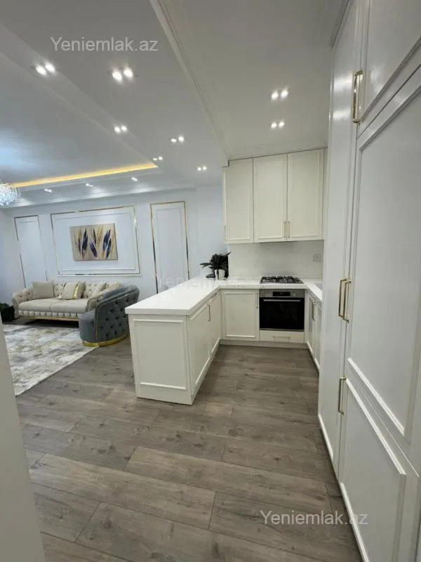 Satılır 3 otaqlı yeni tikili 95 m²