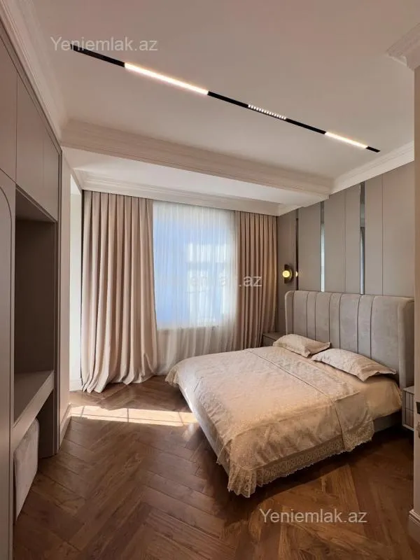 Satılır 4 otaqlı yeni tikili 165 m²