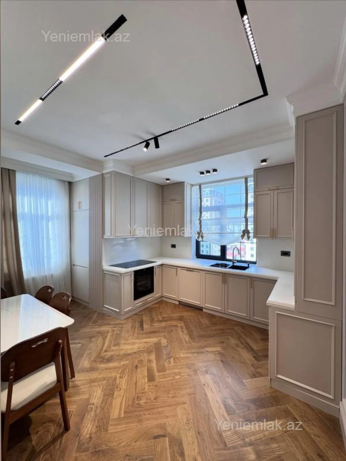 Satılır 4 otaqlı yeni tikili 165 m²