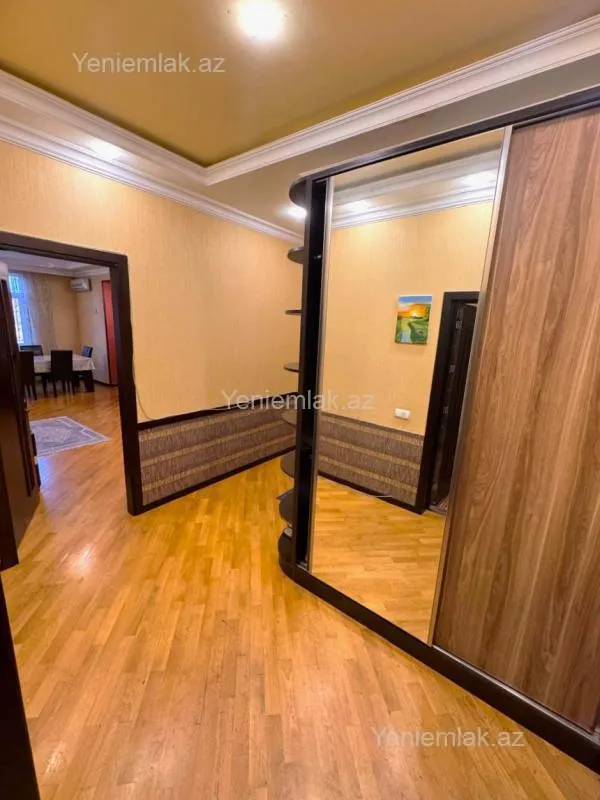 Satılır 3 otaqlı yeni tikili 110 m²