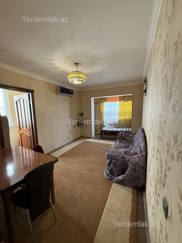 Satılır 2 otaqlı köhnə tikili 55 m²