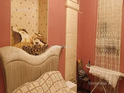 Satılır 3 otaqlı köhnə tikili 100 m²