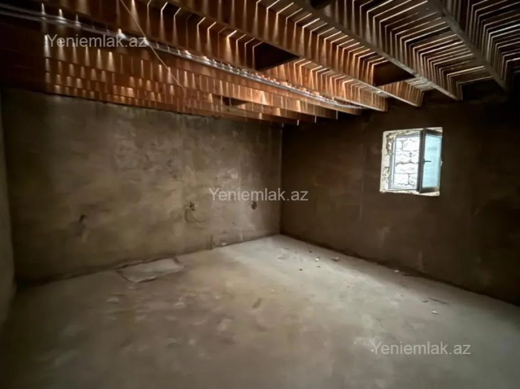 Satılır 4 otaqlı həyət evi 210 m²