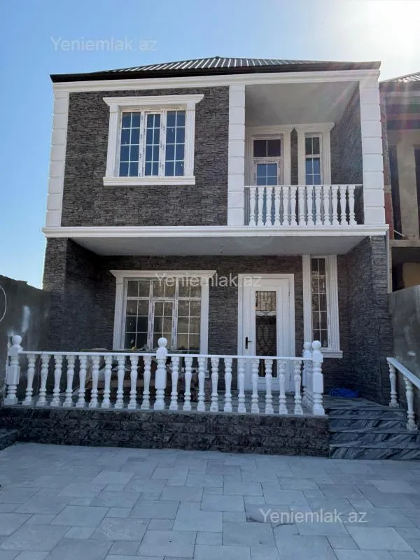 Satılır 4 otaqlı həyət evi 210 m²