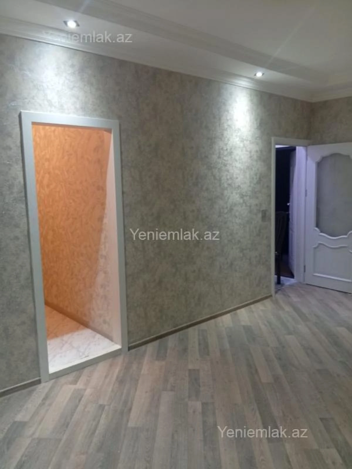 Satılır 2 otaqlı köhnə tikili 55 m²