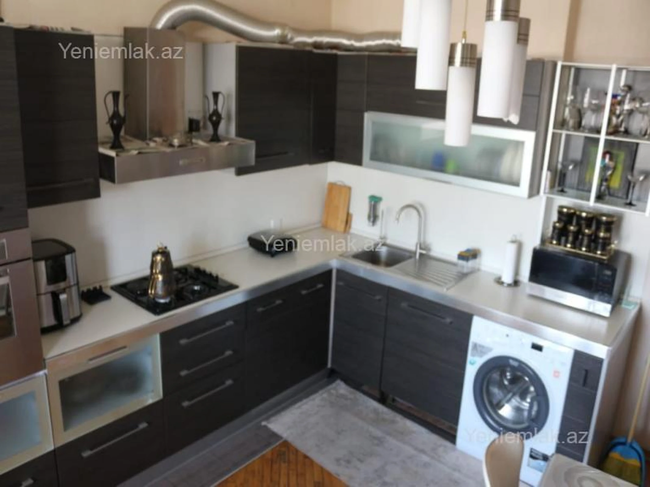 Satılır 3 otaqlı yeni tikili 135 m²