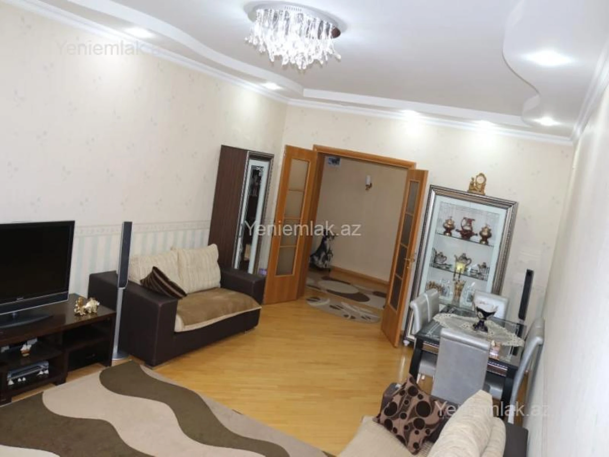Satılır 3 otaqlı yeni tikili 135 m²