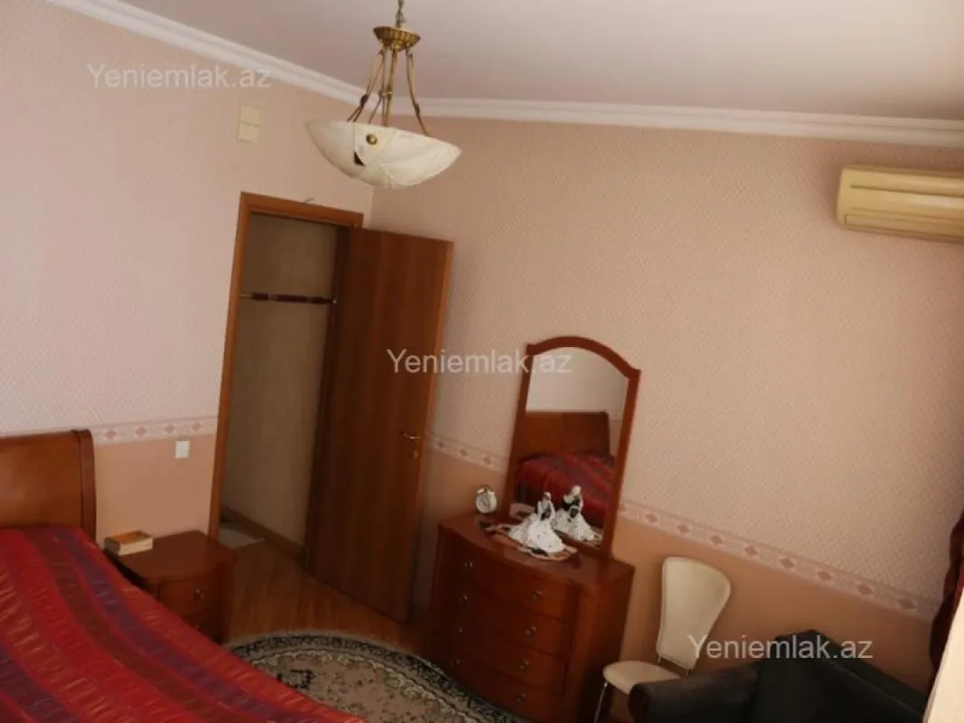 Satılır 3 otaqlı yeni tikili 135 m²