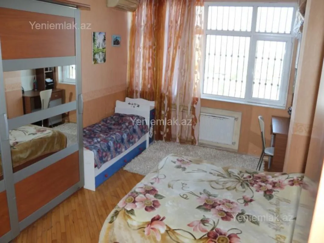 Satılır 3 otaqlı yeni tikili 135 m²