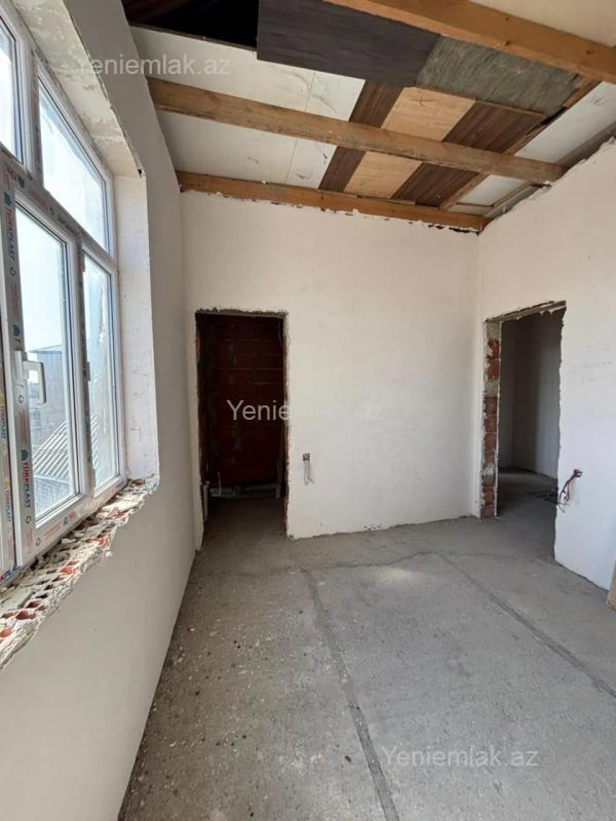 Satılır 4 otaqlı həyət evi 150 m²