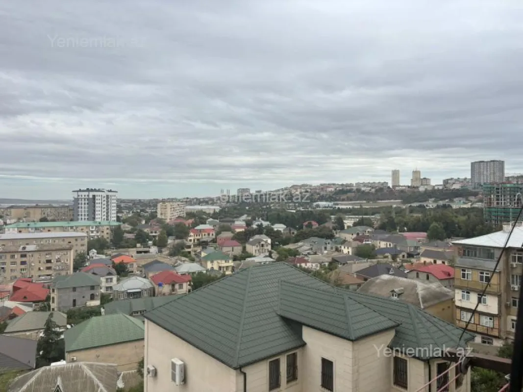 Satılır 3 otaqlı köhnə tikili 75 m²