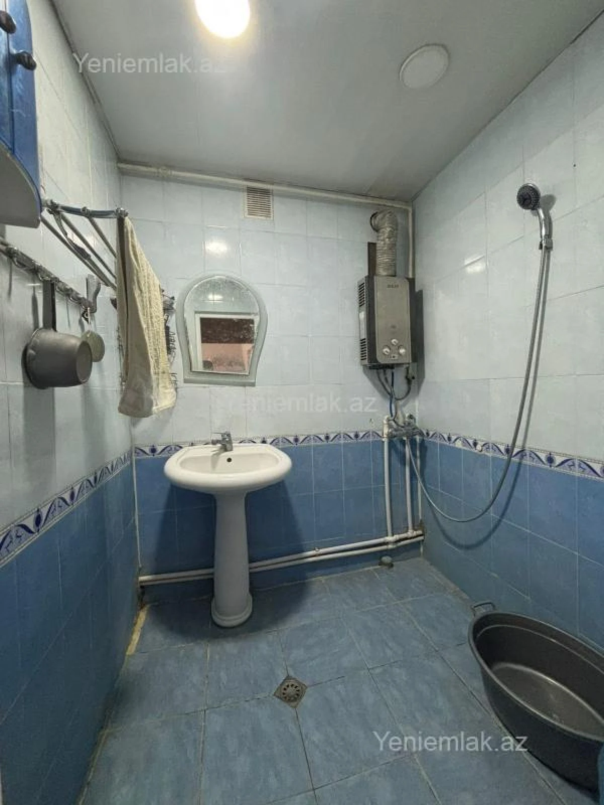 Satılır 3 otaqlı köhnə tikili 75 m²