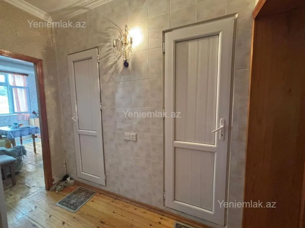 Satılır 3 otaqlı köhnə tikili 75 m²