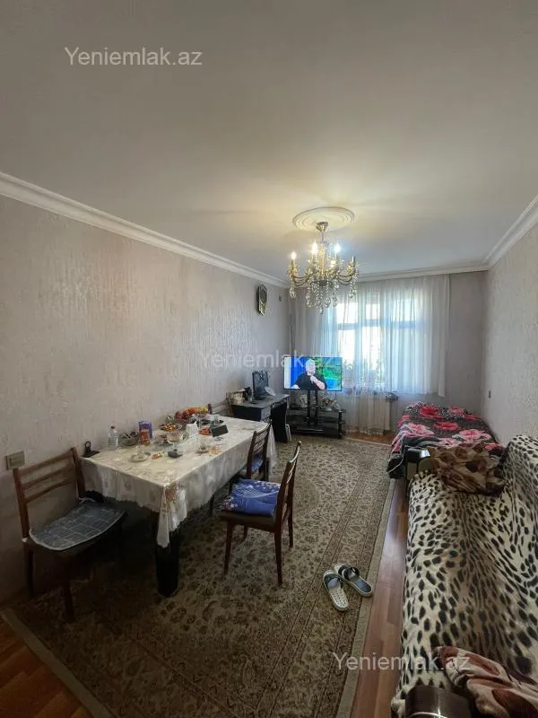 Satılır 2 otaqlı köhnə tikili 60 m²