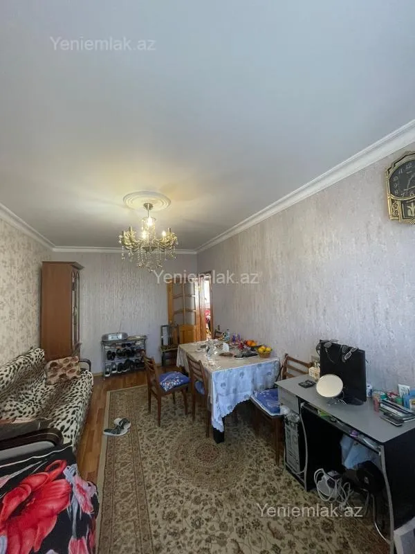 Satılır 2 otaqlı köhnə tikili 60 m²