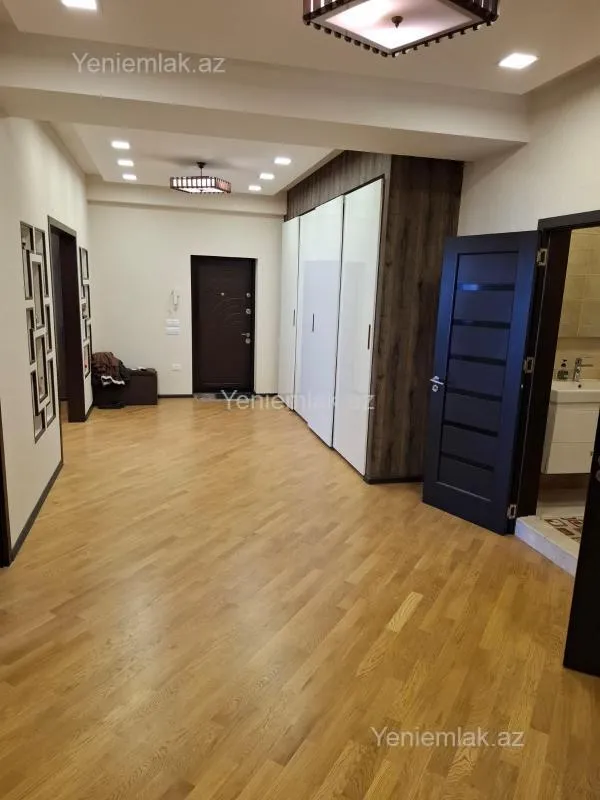 Satılır 3 otaqlı yeni tikili 156 m²
