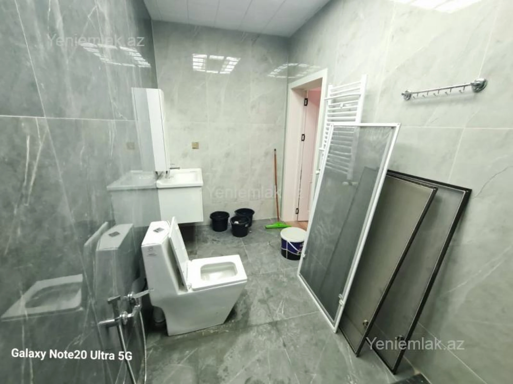 Satılır 3 otaqlı yeni tikili 130 m²