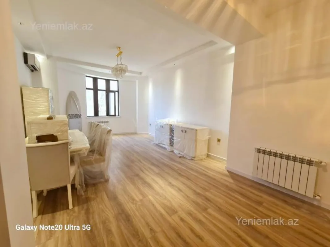 Satılır 3 otaqlı yeni tikili 130 m²