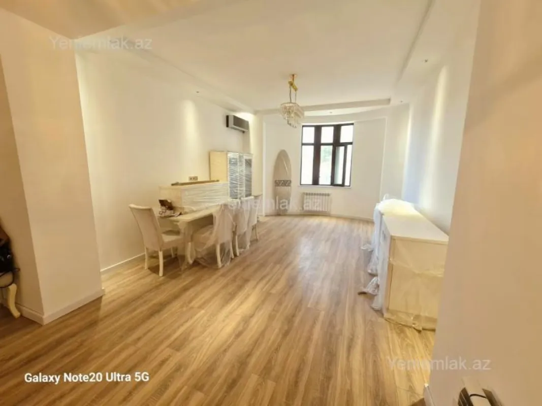 Satılır 3 otaqlı yeni tikili 130 m²