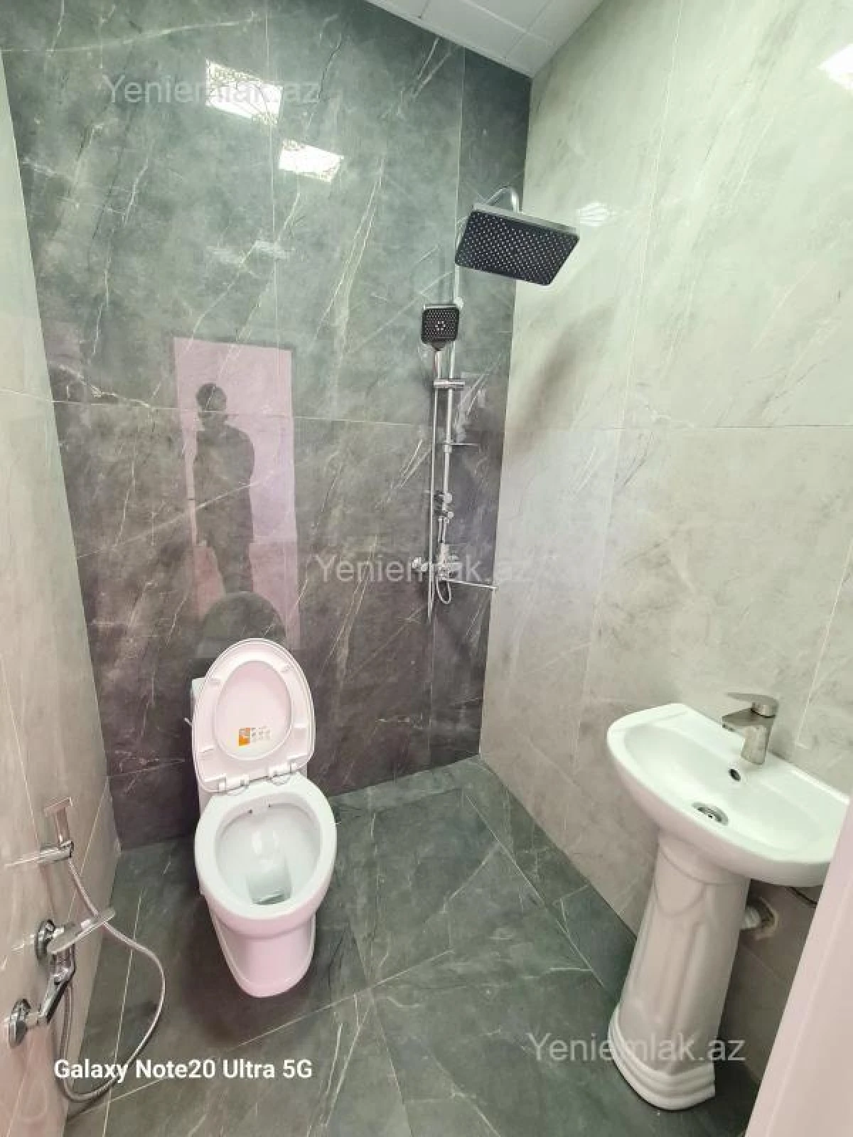 Satılır 3 otaqlı yeni tikili 130 m²