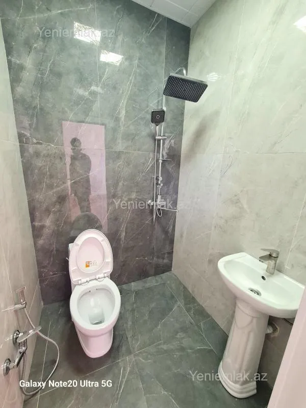 Satılır 3 otaqlı yeni tikili 130 m²