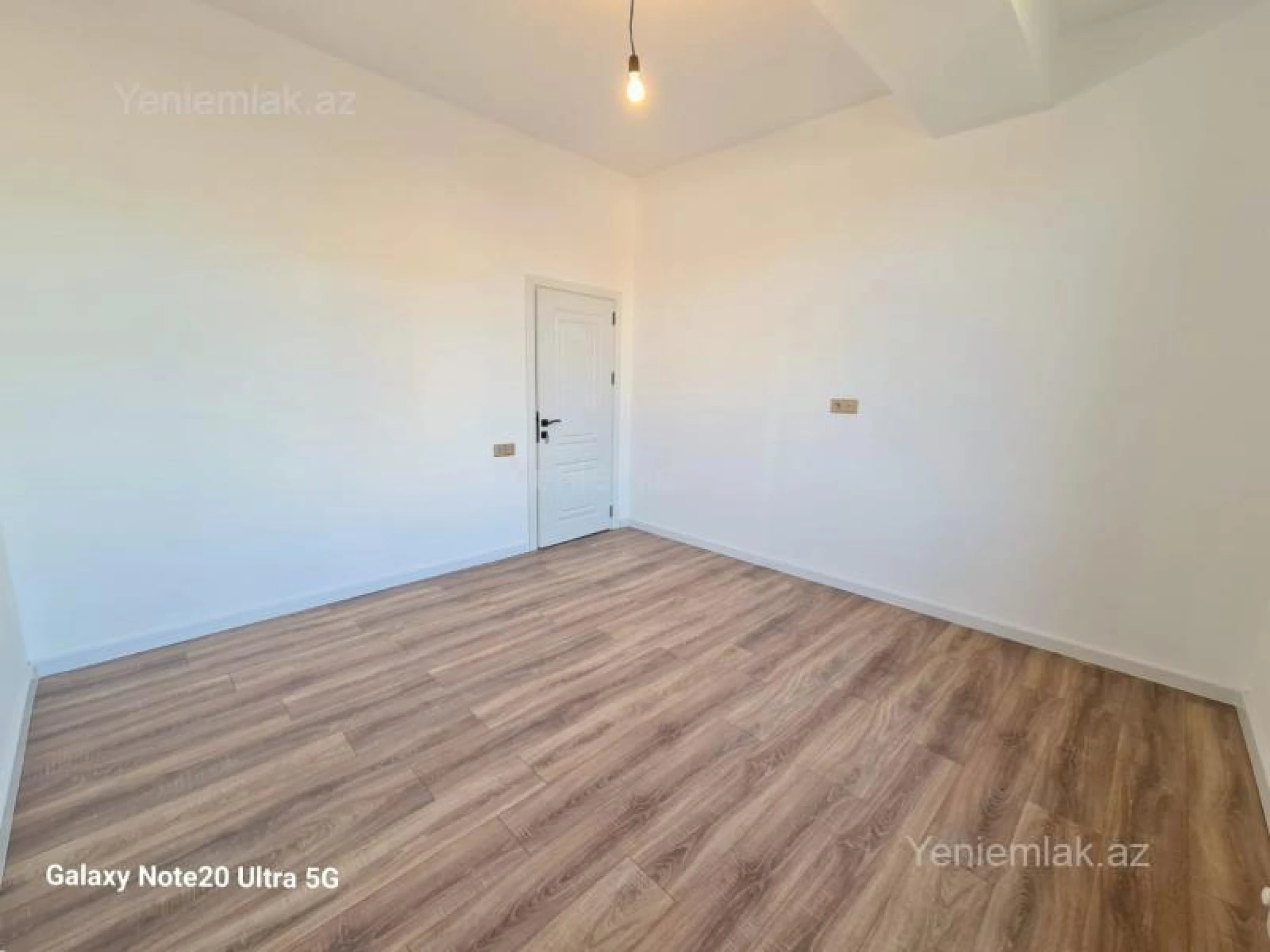 Satılır 3 otaqlı yeni tikili 130 m²