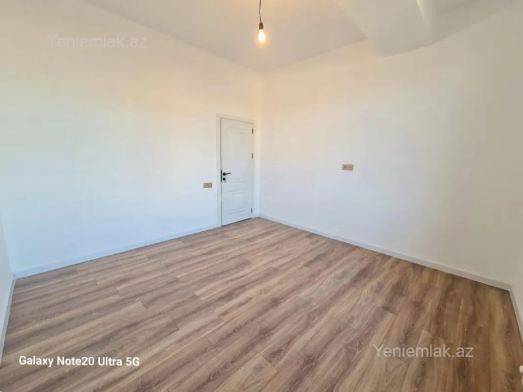 Satılır 3 otaqlı yeni tikili 130 m²
