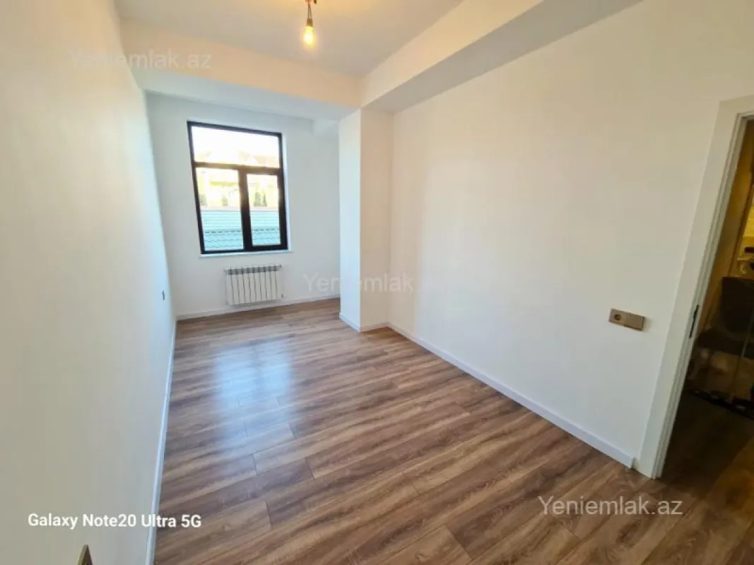 Satılır 3 otaqlı yeni tikili 130 m²