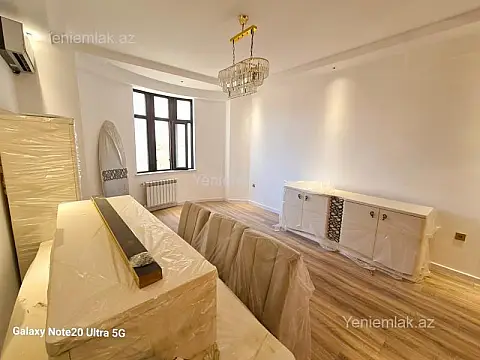Satılır 3 otaqlı yeni tikili 130 m²