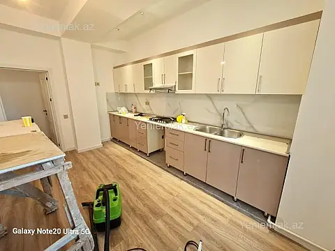 Satılır 3 otaqlı yeni tikili 130 m²