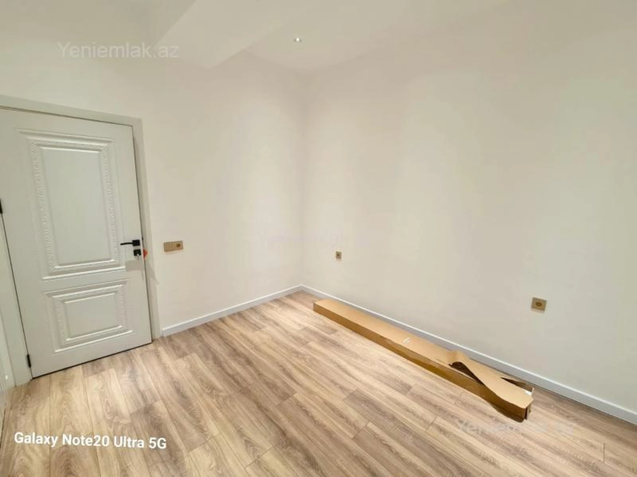 Satılır 3 otaqlı yeni tikili 130 m²