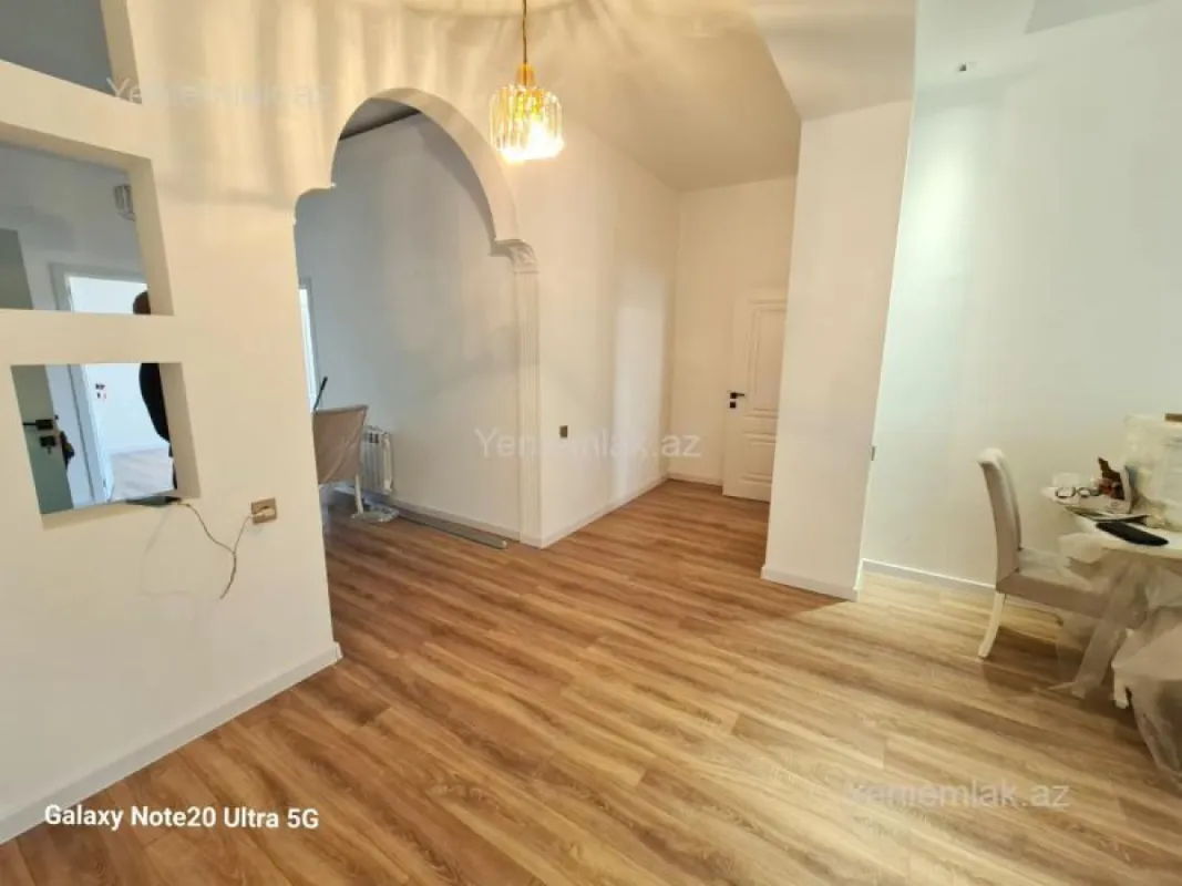 Satılır 3 otaqlı yeni tikili 130 m²