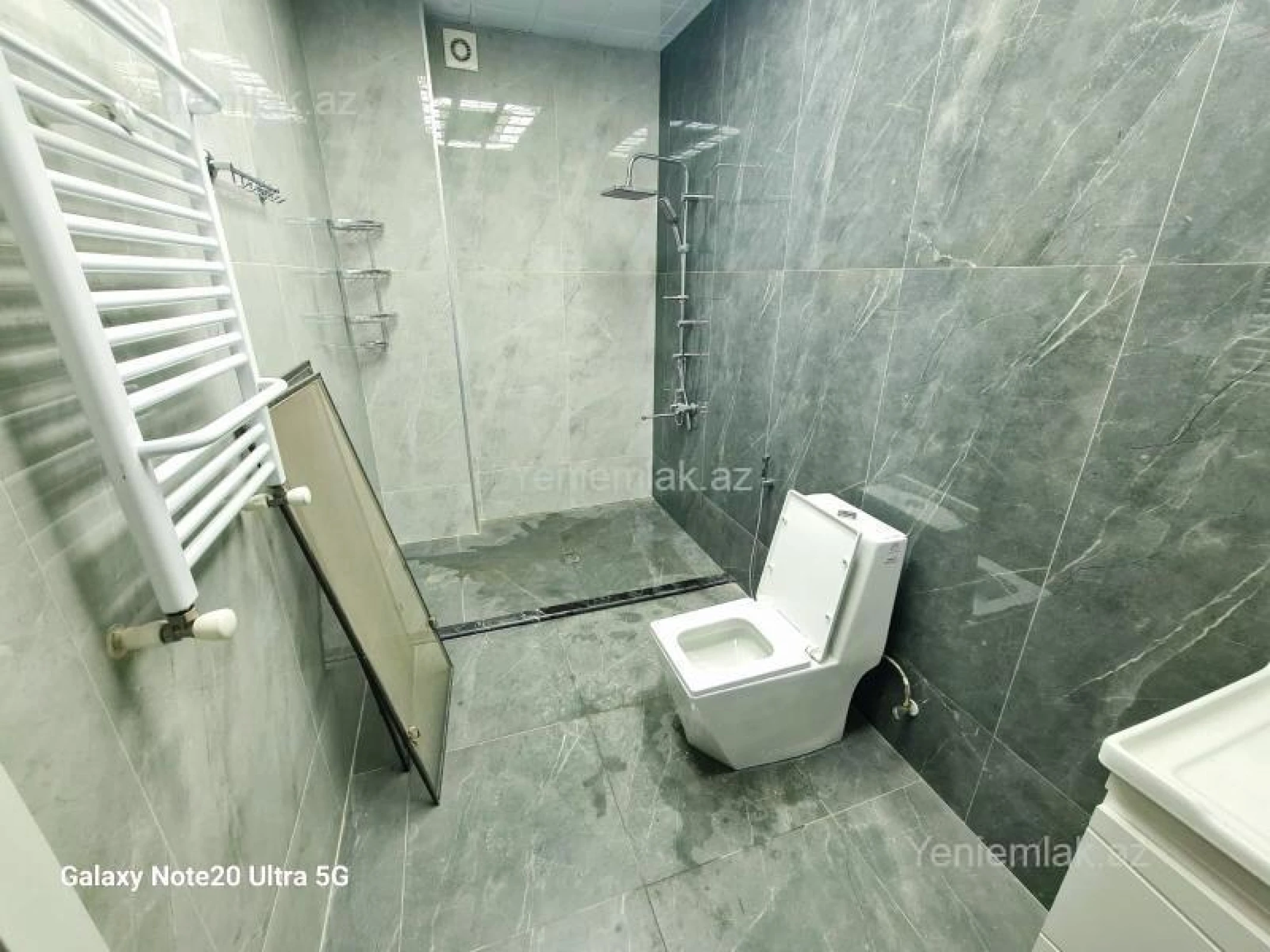 Satılır 3 otaqlı yeni tikili 130 m²