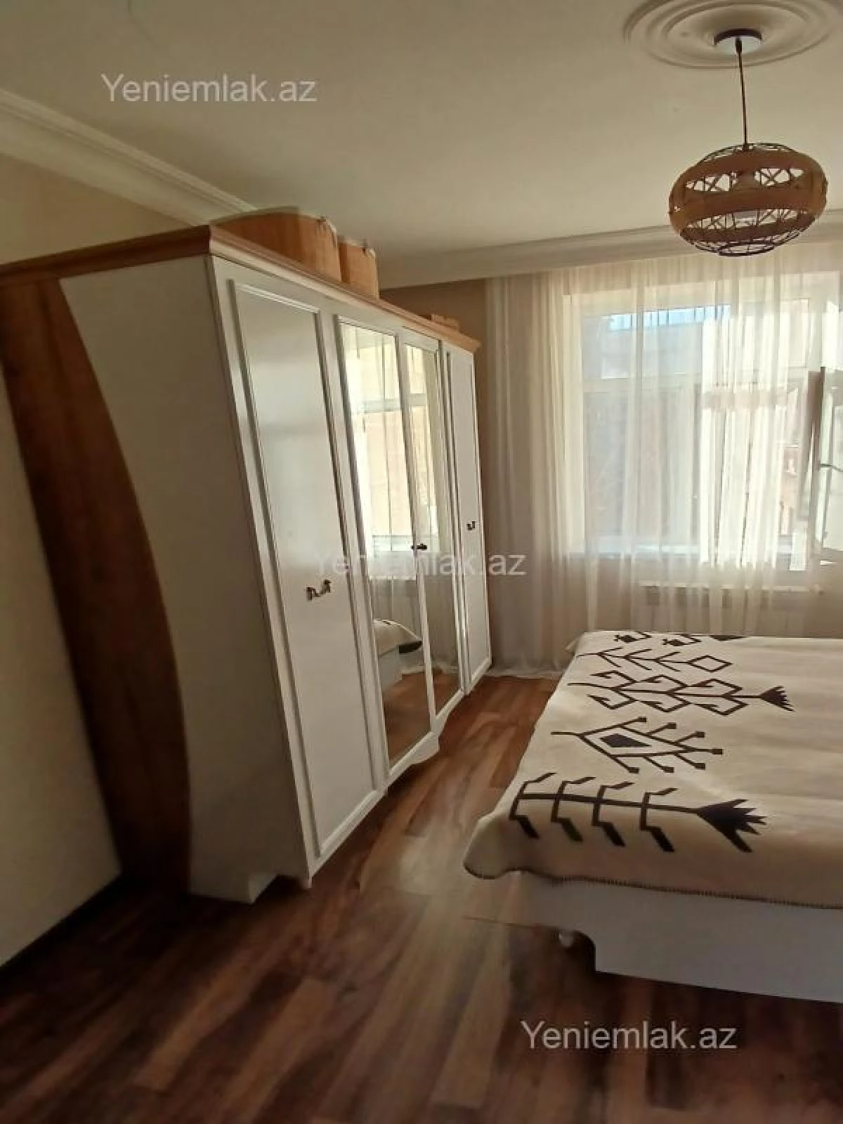 Satılır 2 otaqlı köhnə tikili 60 m²