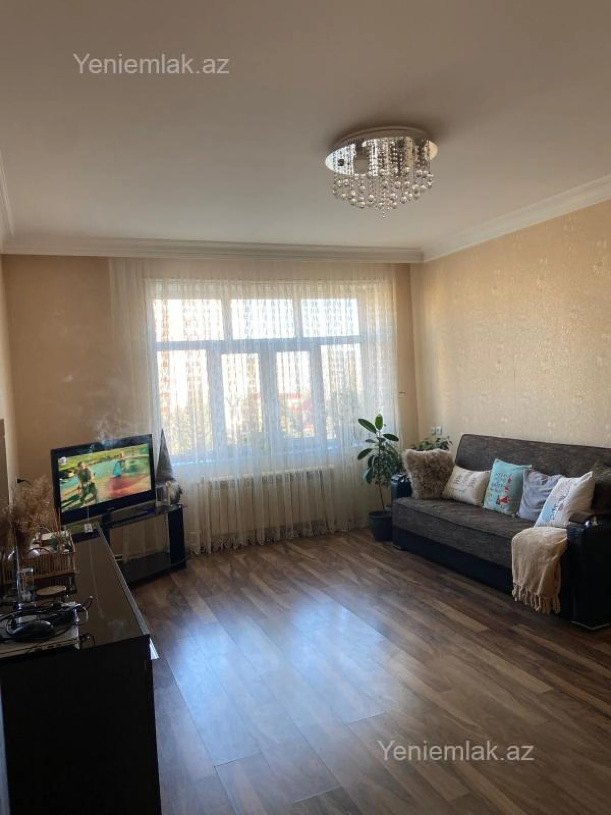 Satılır 2 otaqlı köhnə tikili 60 m²