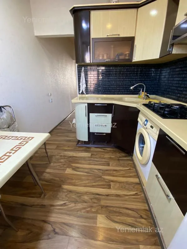 Satılır 2 otaqlı köhnə tikili 60 m²