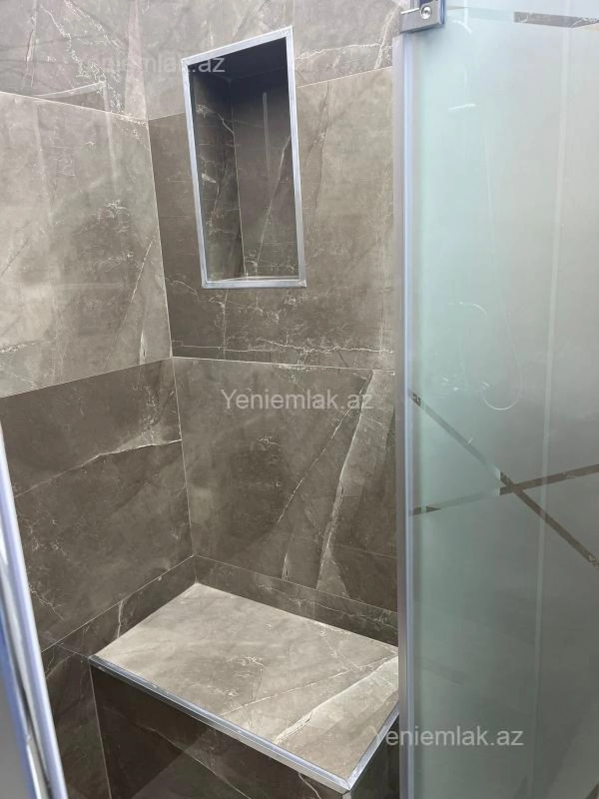 Satılır 3 otaqlı yeni tikili 120 m²