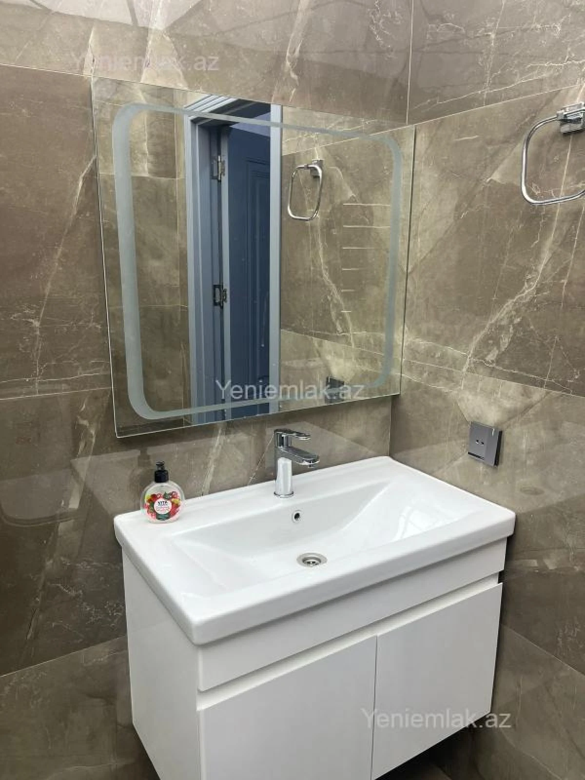 Satılır 3 otaqlı yeni tikili 120 m²