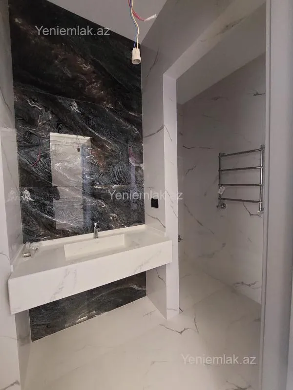 Satılır 4 otaqlı yeni tikili 225 m²