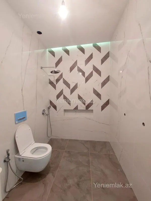 Satılır 4 otaqlı yeni tikili 225 m²
