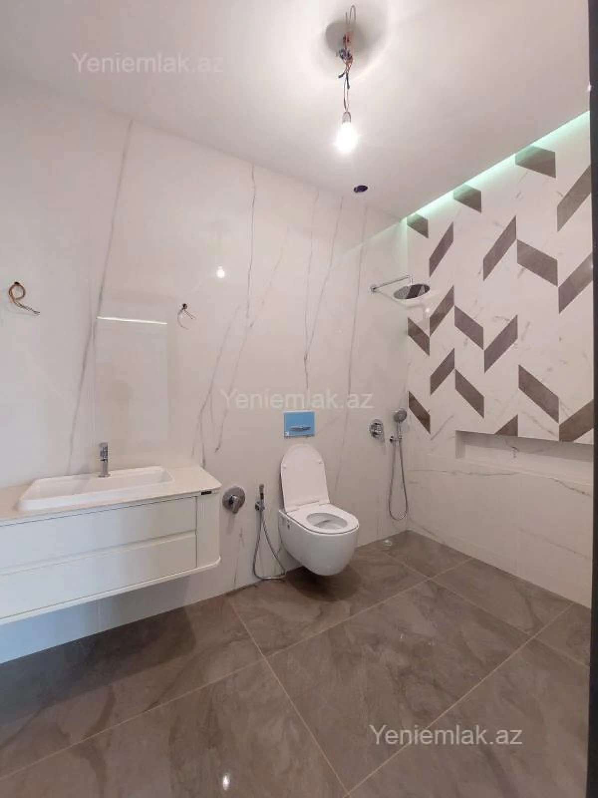 Satılır 4 otaqlı yeni tikili 225 m²