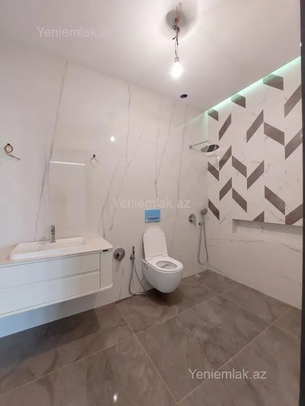 Satılır 4 otaqlı yeni tikili 225 m²